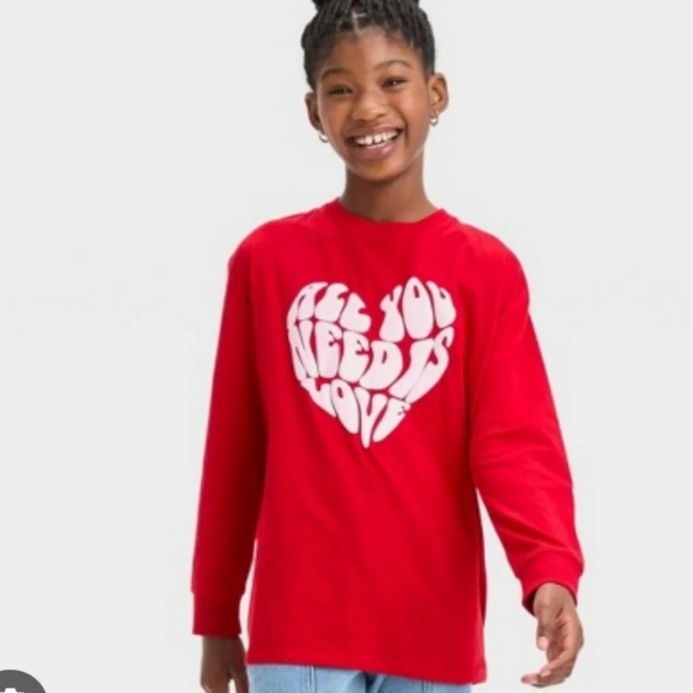 ❤️10/$13 New all you need is love shirt
